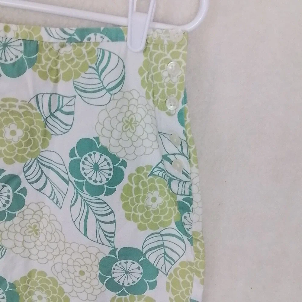LOFT 100% Cotton Casual Short Skirt Size 12 Petite in White‎ Green Floral Design